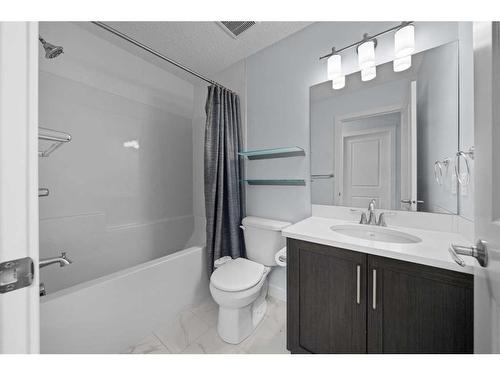 6 Sage Bluff Heights Nw, Calgary, AB - Indoor Photo Showing Bathroom