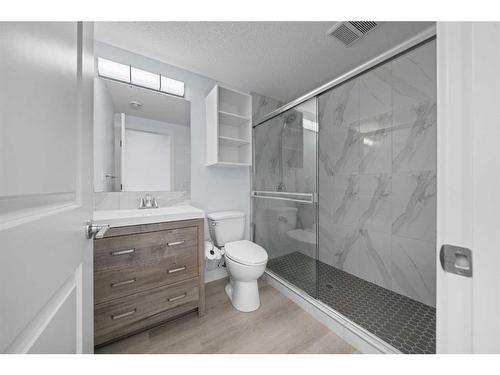 6 Sage Bluff Heights Nw, Calgary, AB - Indoor Photo Showing Bathroom