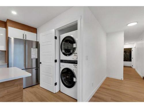 1420 16A Street Ne, Calgary, AB - Indoor Photo Showing Laundry Room