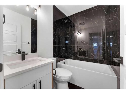 1420 16A Street Ne, Calgary, AB - Indoor Photo Showing Bathroom