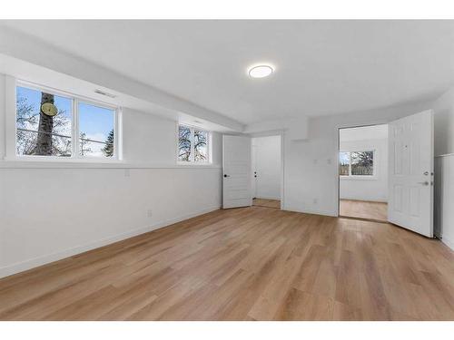 1420 16A Street Ne, Calgary, AB - Indoor Photo Showing Other Room