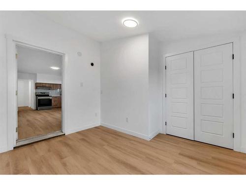 1420 16A Street Ne, Calgary, AB - Indoor Photo Showing Other Room