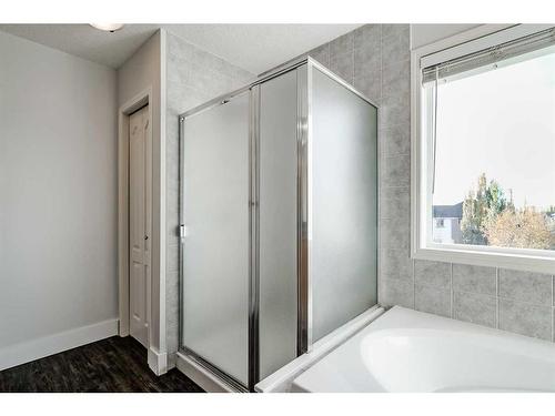 93 Crystal Shores Road, Okotoks, AB - Indoor Photo Showing Bathroom