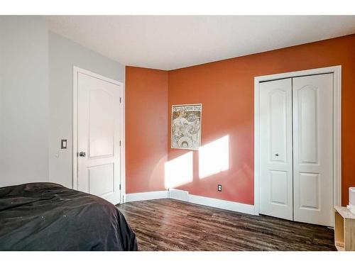 93 Crystal Shores Road, Okotoks, AB - Indoor Photo Showing Bedroom