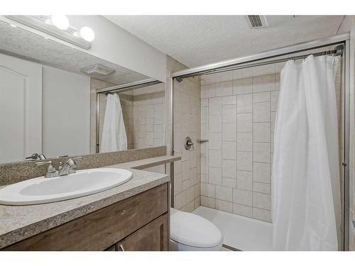 93 Crystal Shores Road, Okotoks, AB - Indoor Photo Showing Bathroom