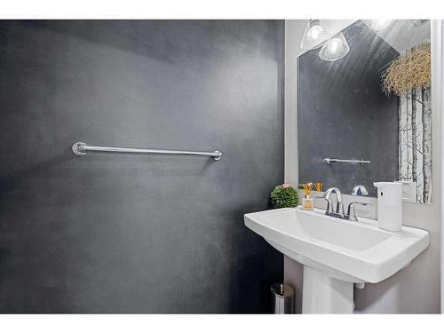 48 Seton Rise Se, Calgary, AB - Indoor Photo Showing Bathroom