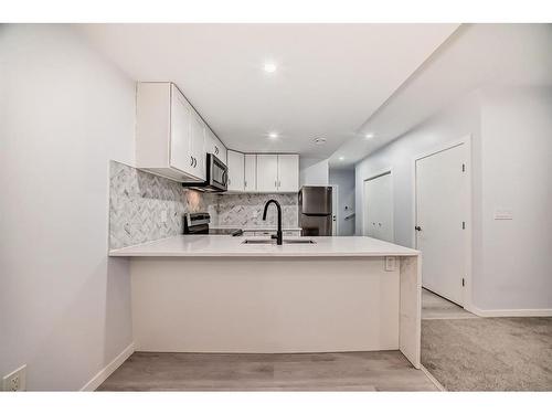 161 Seton Villas Se, Calgary, AB - Indoor Photo Showing Kitchen