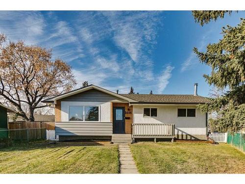 5406 Valentine Crescent Se, Calgary, AB - Outdoor