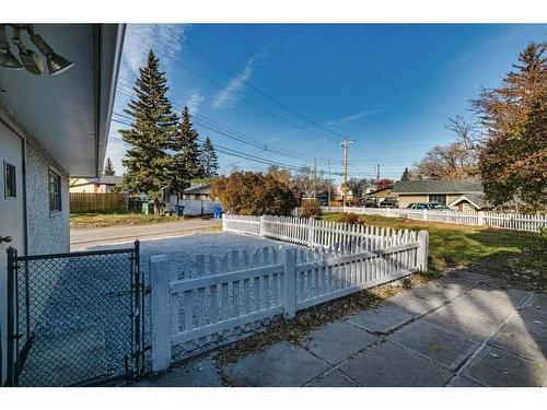 5406 Valentine Crescent Se, Calgary, AB - Outdoor