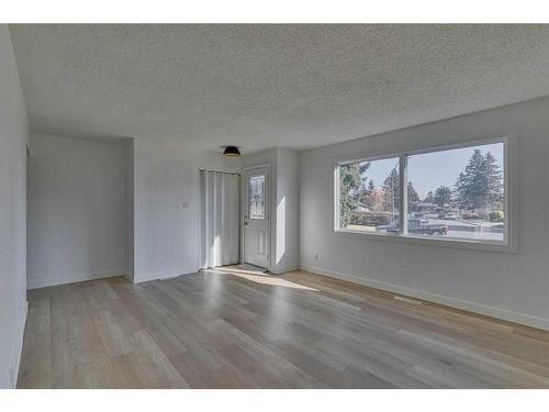 5406 Valentine Crescent Se, Calgary, AB - Indoor