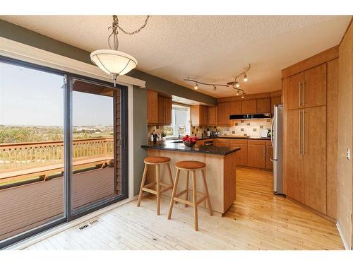 303 Lynnview Road Se, Calgary, AB - Indoor Photo Showing Kitchen