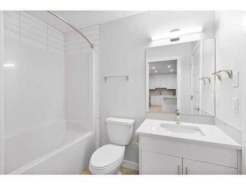 317-125 Wolf Hollow Crescent Se, Calgary, AB - Indoor Photo Showing Bathroom