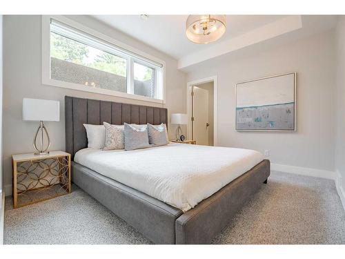 5819 21 Street Sw, Calgary, AB - Indoor Photo Showing Bedroom