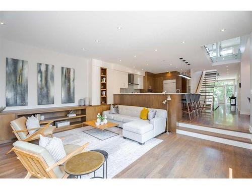 5819 21 Street Sw, Calgary, AB - Indoor Photo Showing Living Room