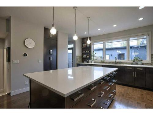 2029 31 Street Sw, Calgary, AB - Indoor Photo Showing Kitchen With Upgraded Kitchen