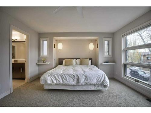 2029 31 Street Sw, Calgary, AB - Indoor Photo Showing Bedroom