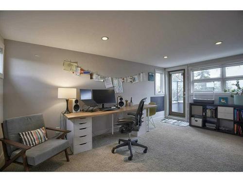 2029 31 Street Sw, Calgary, AB - Indoor Photo Showing Office