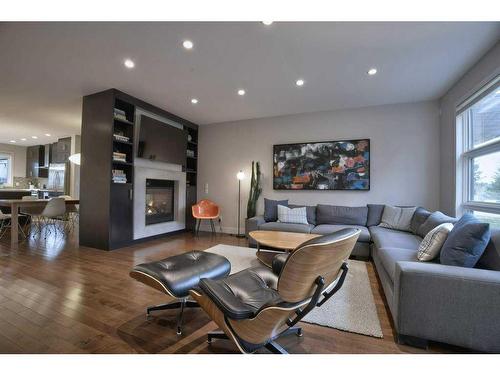 2029 31 Street Sw, Calgary, AB - Indoor Photo Showing Living Room With Fireplace