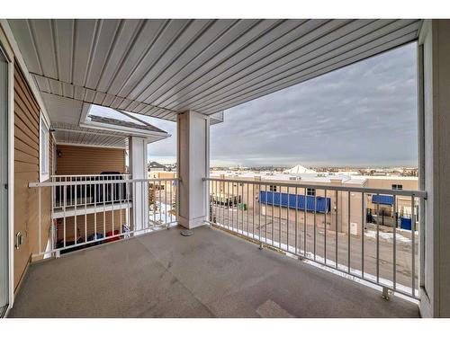 1408-10 Prestwick Bay Se, Calgary, AB - Outdoor With Balcony With Exterior