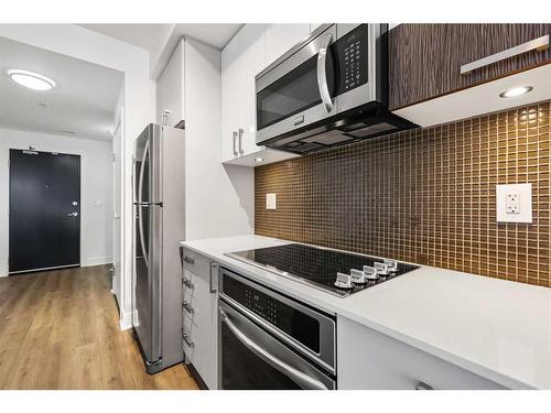 509-550 Riverfront Avenue Se, Calgary, AB - Indoor Photo Showing Kitchen