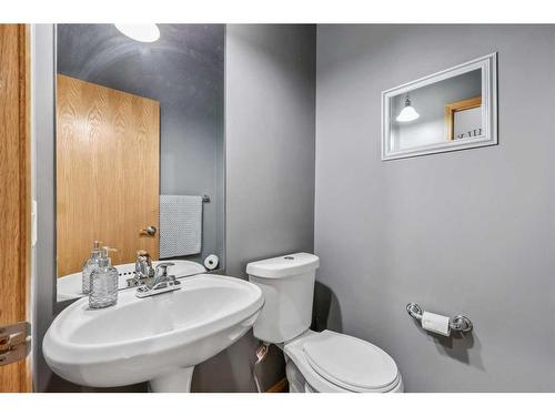 56 Covepark Mews Ne, Calgary, AB - Indoor Photo Showing Bathroom