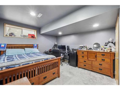 56 Covepark Mews Ne, Calgary, AB - Indoor Photo Showing Bedroom