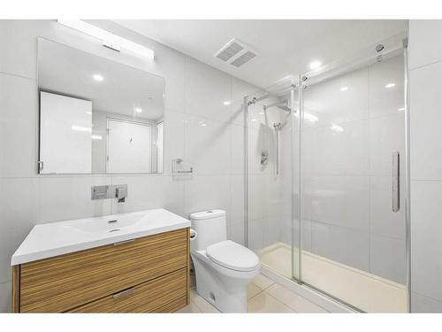 408-1020 9 Avenue Se, Calgary, AB - Indoor Photo Showing Bathroom