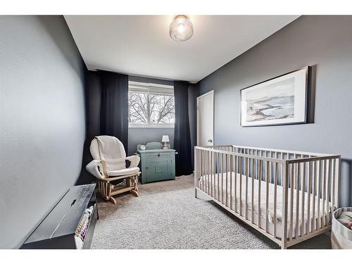 344 Killarney Glen Court Sw, Calgary, AB - Indoor Photo Showing Bedroom