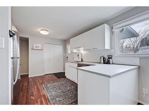 344 Killarney Glen Court Sw, Calgary, AB - Indoor Photo Showing Kitchen