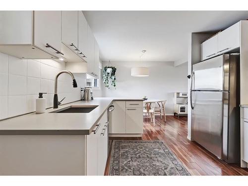 344 Killarney Glen Court Sw, Calgary, AB - Indoor Photo Showing Kitchen With Stainless Steel Kitchen With Upgraded Kitchen