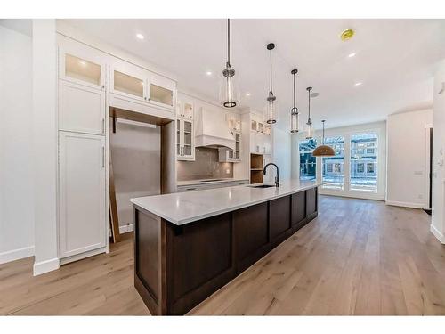 5006 21A Street Sw, Calgary, AB - Indoor Photo Showing Kitchen With Upgraded Kitchen