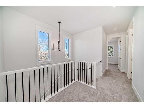 5006 21A Street Sw, Calgary, AB - Indoor Photo Showing Other Room