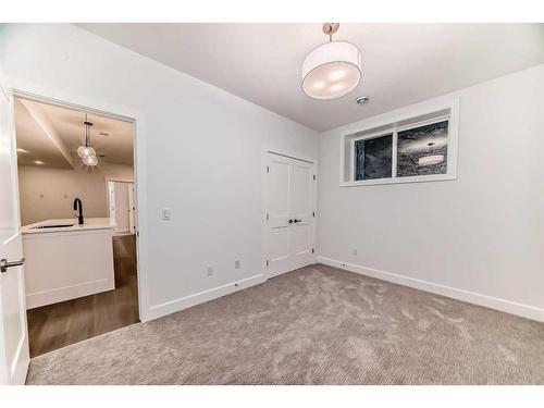 5006 21A Street Sw, Calgary, AB - Indoor Photo Showing Other Room