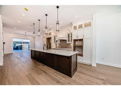 5006 21A Street Sw, Calgary, AB - Indoor Photo Showing Kitchen With Upgraded Kitchen