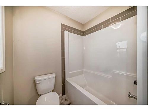 56 Howse Manor Ne, Calgary, AB - Indoor Photo Showing Bathroom