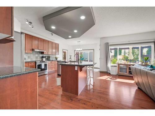 90 Rockyspring Circle Nw, Calgary, AB - Indoor Photo Showing Kitchen