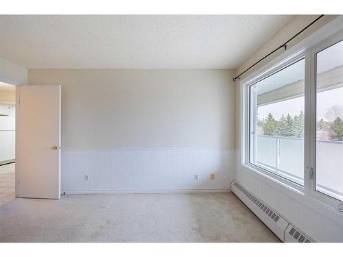 403-3747 42 Street Nw, Calgary, AB - Indoor Photo Showing Other Room