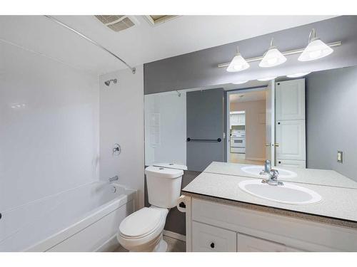 403-3747 42 Street Nw, Calgary, AB - Indoor Photo Showing Bathroom