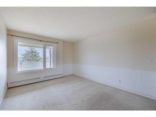 403-3747 42 Street Nw, Calgary, AB - Indoor Photo Showing Other Room