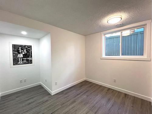 11015 5 Street Sw, Calgary, AB - Indoor Photo Showing Other Room