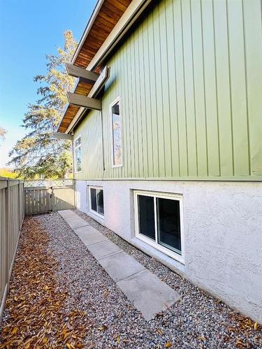 11015 5 Street Sw, Calgary, AB - Outdoor With Exterior