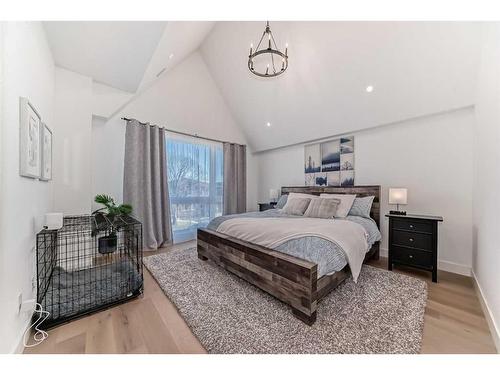 2625 29 Street Sw, Calgary, AB - Indoor Photo Showing Bedroom