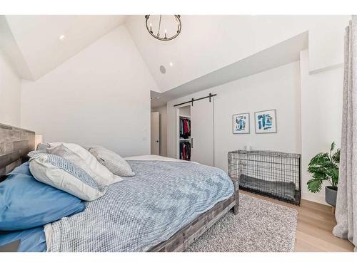 2625 29 Street Sw, Calgary, AB - Indoor Photo Showing Bedroom