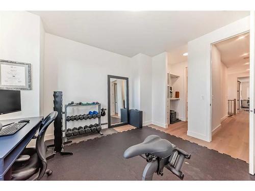 2625 29 Street Sw, Calgary, AB - Indoor Photo Showing Other Room