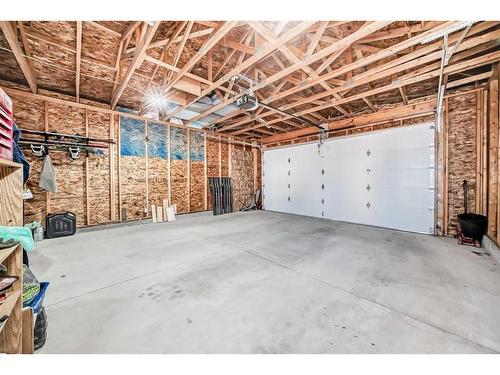 2625 29 Street Sw, Calgary, AB - Indoor Photo Showing Garage