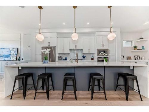 2625 29 Street Sw, Calgary, AB - Indoor Photo Showing Kitchen With Upgraded Kitchen