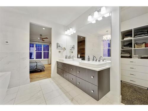 242027 27 Street East, Rural Foothills County, AB - Indoor Photo Showing Bathroom