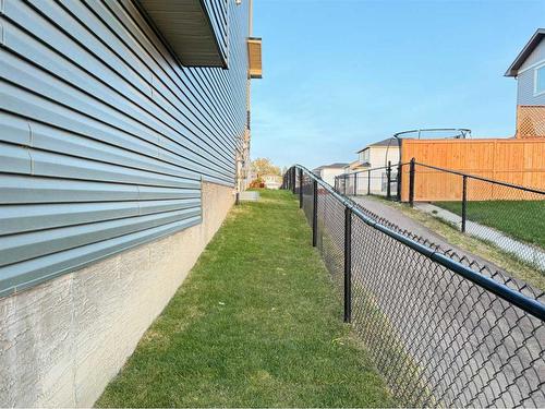 3 Lakewood Mews, Strathmore, AB - Outdoor