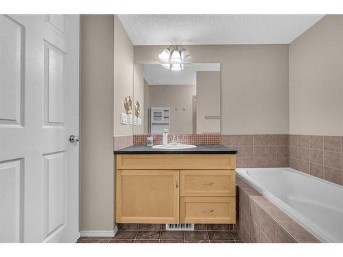 165 Brightondale Parade Se, Calgary, AB - Indoor Photo Showing Bathroom