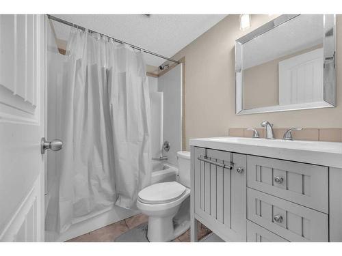 165 Brightondale Parade Se, Calgary, AB - Indoor Photo Showing Bathroom